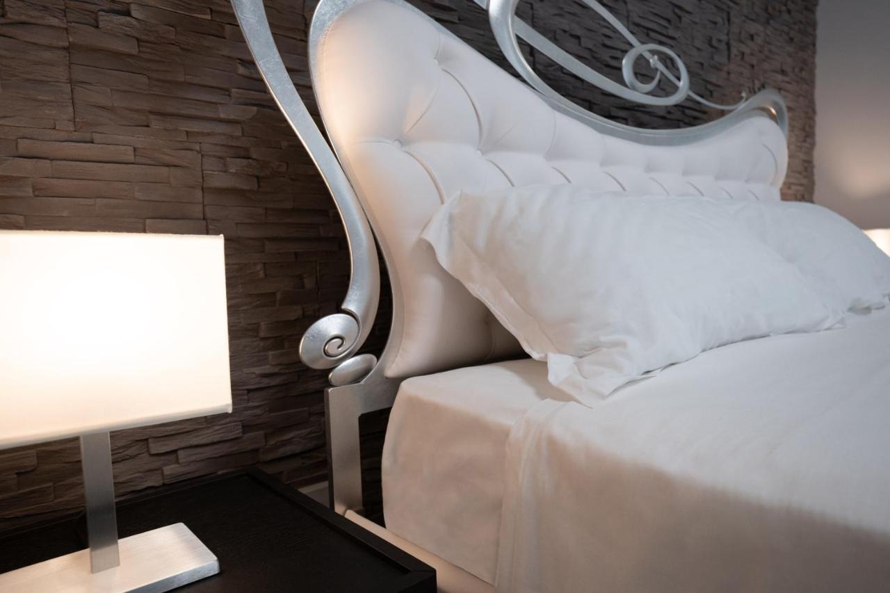 Iitana Luxury Apartment - Fronte Mare Con Vasca Idromassaggio Aeroporto di Catania Fontana Rossa Esterno foto