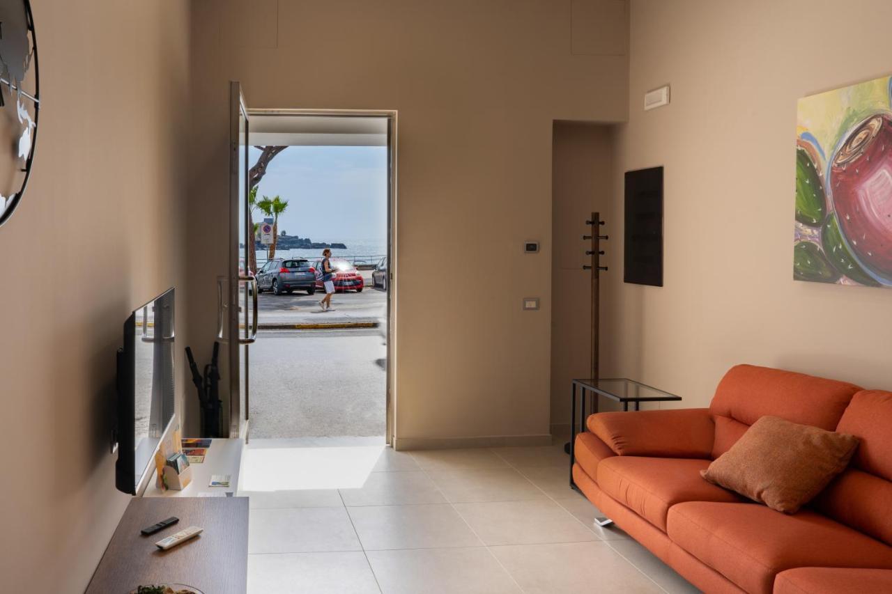 Iitana Luxury Apartment - Fronte Mare Con Vasca Idromassaggio Aeroporto di Catania Fontana Rossa Esterno foto