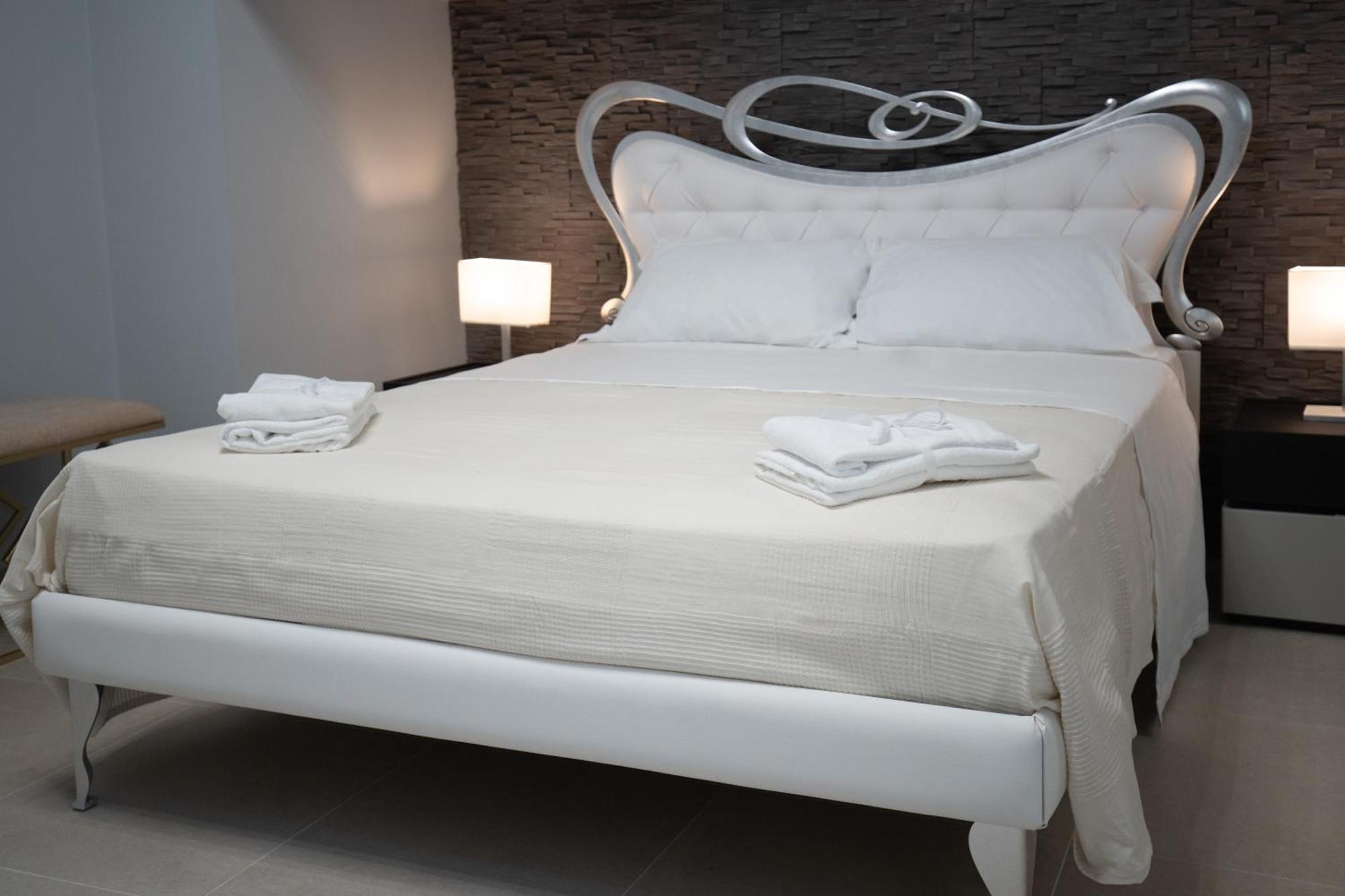 Iitana Luxury Apartment - Fronte Mare Con Vasca Idromassaggio Aeroporto di Catania Fontana Rossa Esterno foto