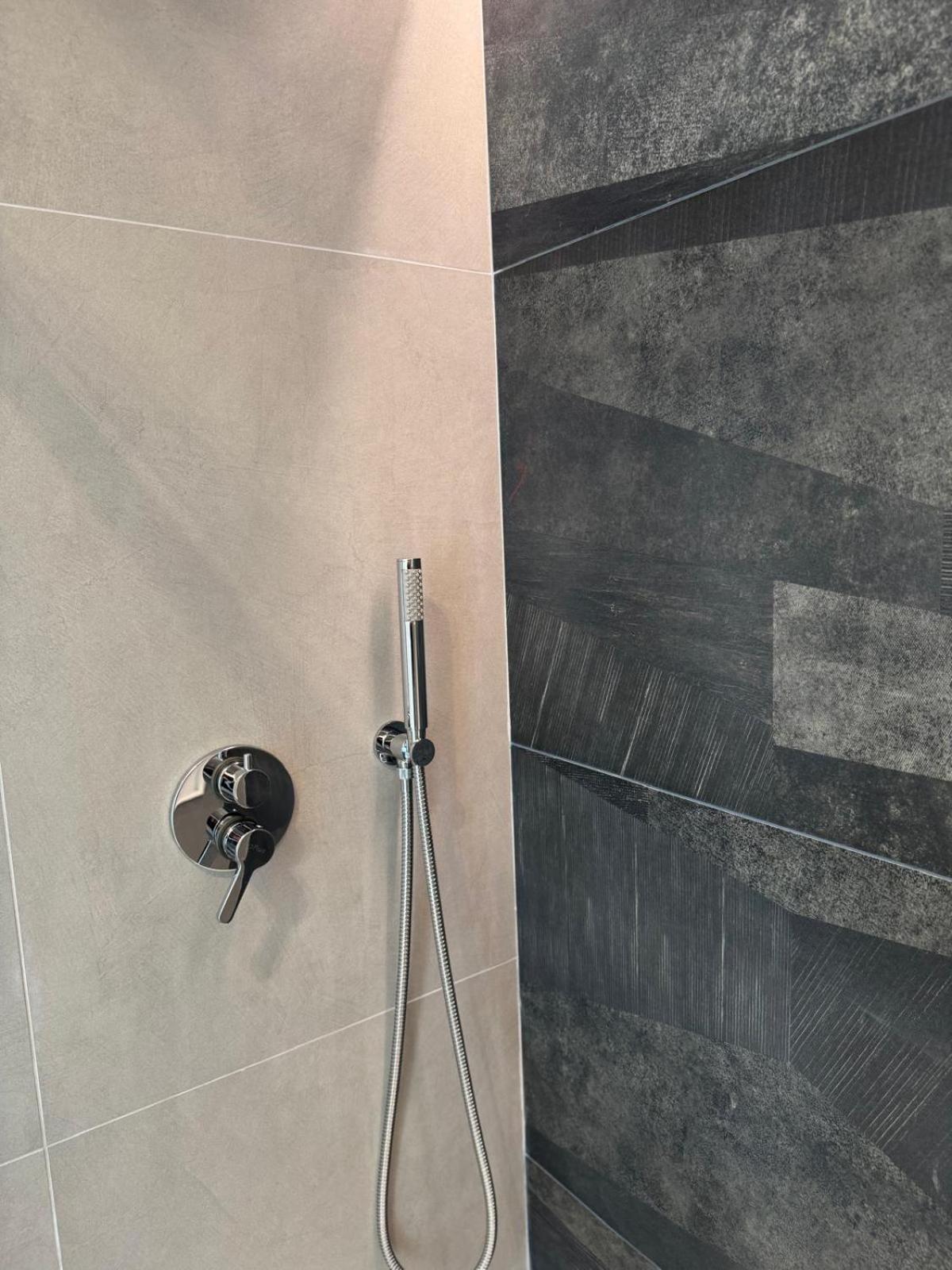 Iitana Luxury Apartment - Fronte Mare Con Vasca Idromassaggio Aeroporto di Catania Fontana Rossa Esterno foto