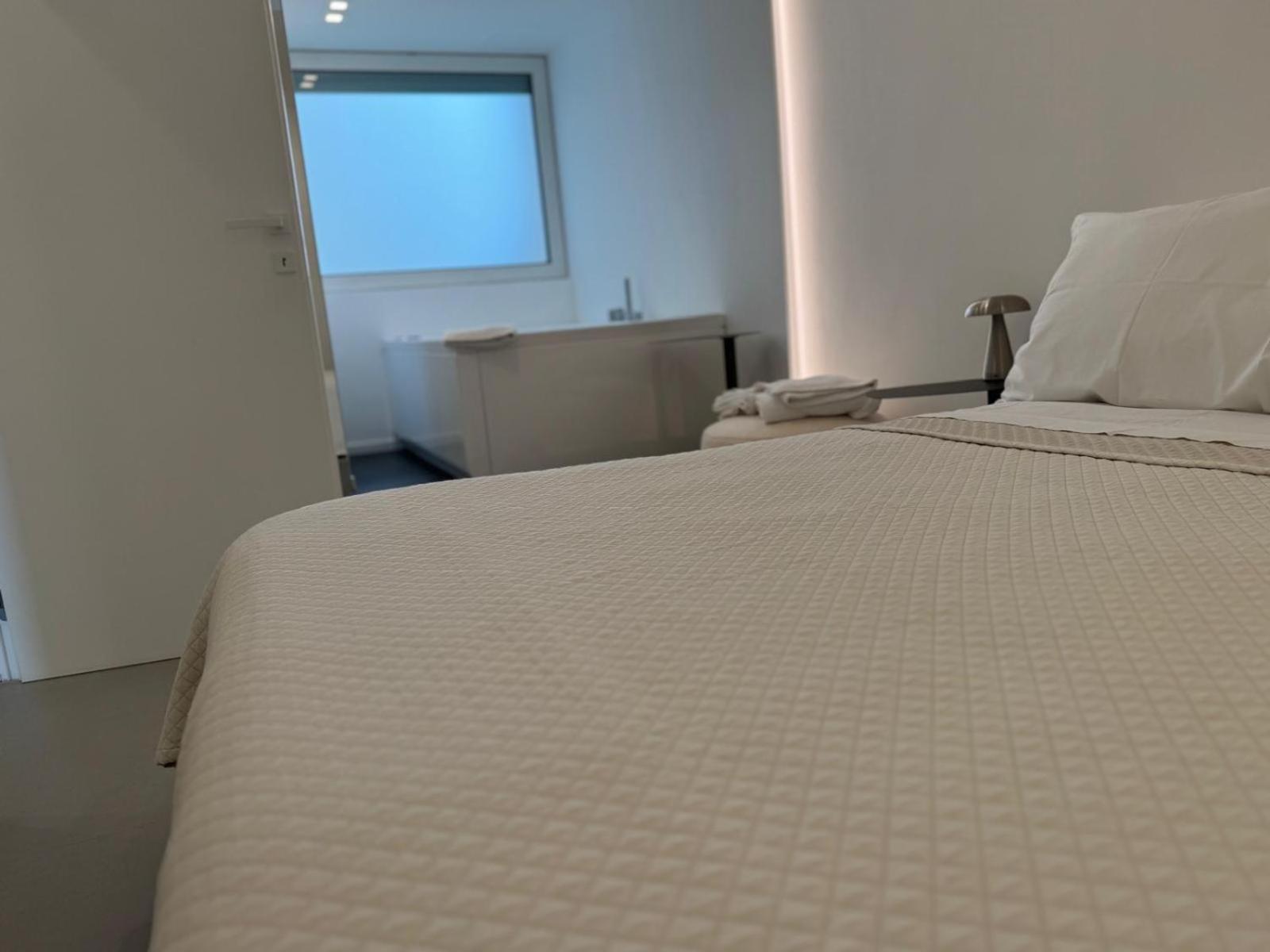Iitana Luxury Apartment - Fronte Mare Con Vasca Idromassaggio Aeroporto di Catania Fontana Rossa Esterno foto