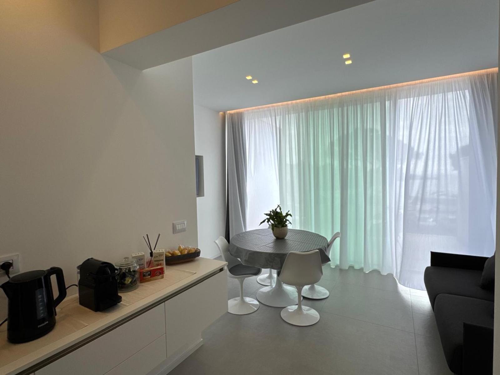 Iitana Luxury Apartment - Fronte Mare Con Vasca Idromassaggio Aeroporto di Catania Fontana Rossa Esterno foto